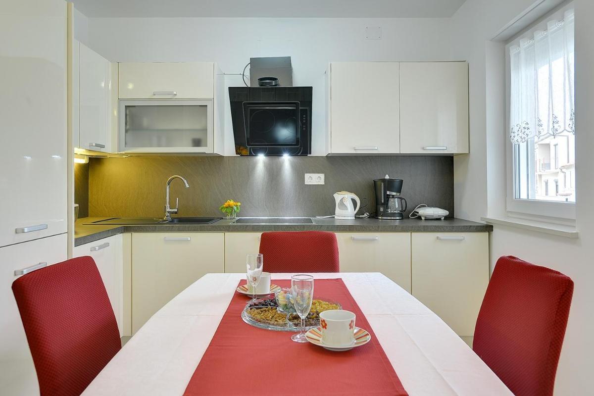 Apartments Elviana Pola Esterno foto